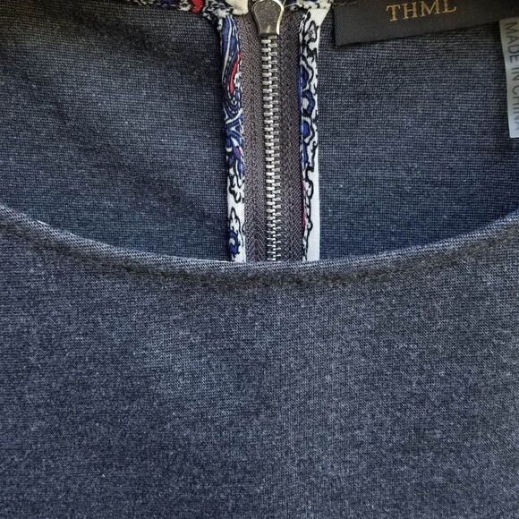 THML Gray Knit Medallion Print Mix it Up Midi Dress size Large - Picture 6 of 9